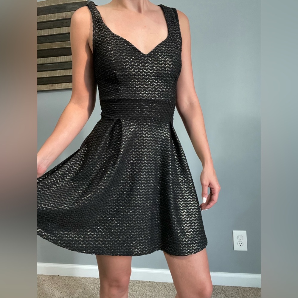 Windsor - Black and Gold Mini